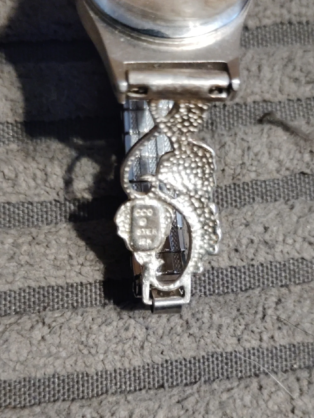 Vintage Black hills Gold Ladies Armitron Quartz Movement Watch - Picture 2 of 3